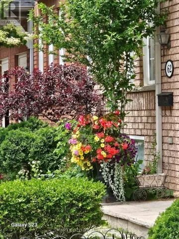 76 VIELLA STREET, Toronto (Junction Area), Ontario M6N5C8