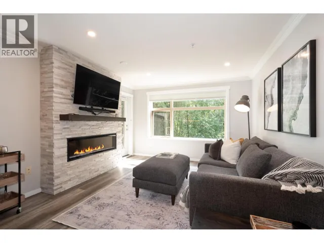204 300 KLAHANIE DRIVE, Port Moody, British Columbia V3H5K9