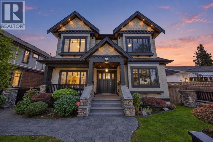 2398 OLIVER CRESCENT, Vancouver, British Columbia V6L1S7