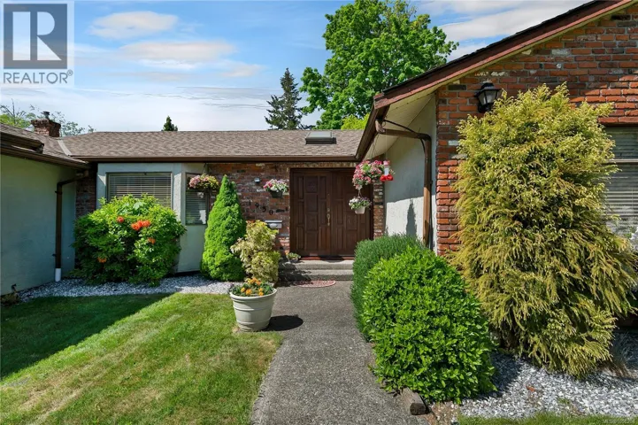 1930 Gillian Pl, Campbell River, British Columbia V9W6B6