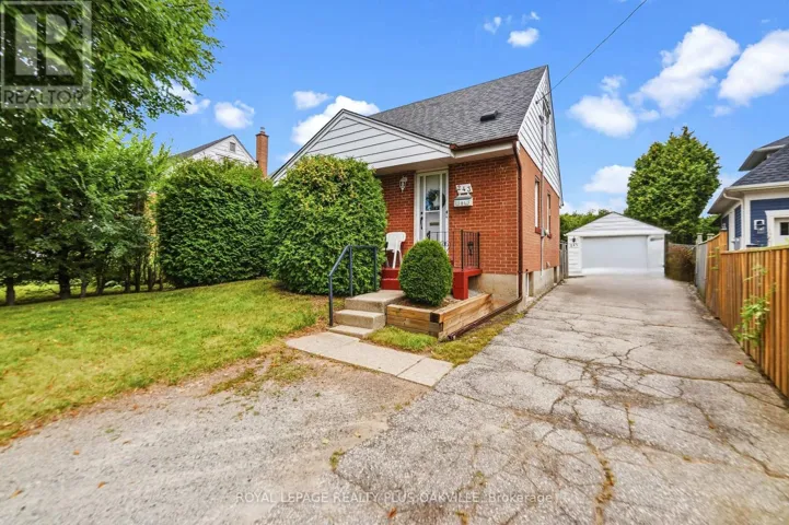 243 JENNINGS CRESCENT, Oakville (BR Bronte), Ontario L6L1W2