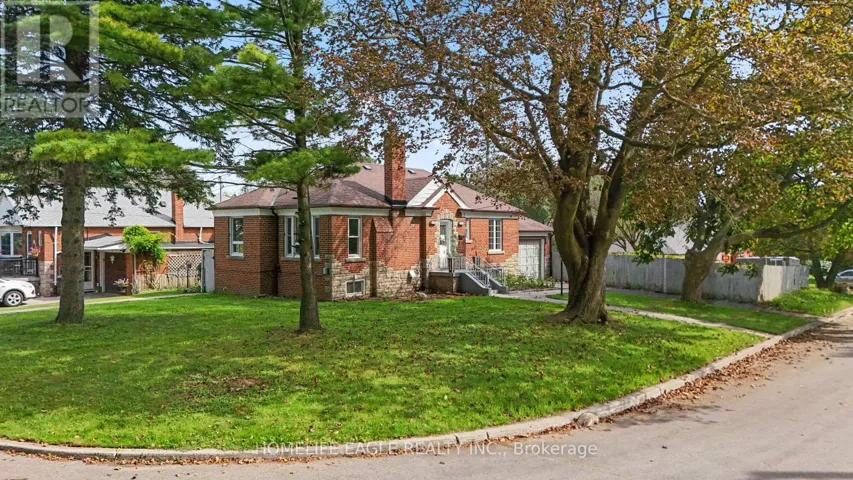 3 BLUEWATER AVENUE, Toronto (Birchcliffe-Cliffside), Ontario M1N1K3