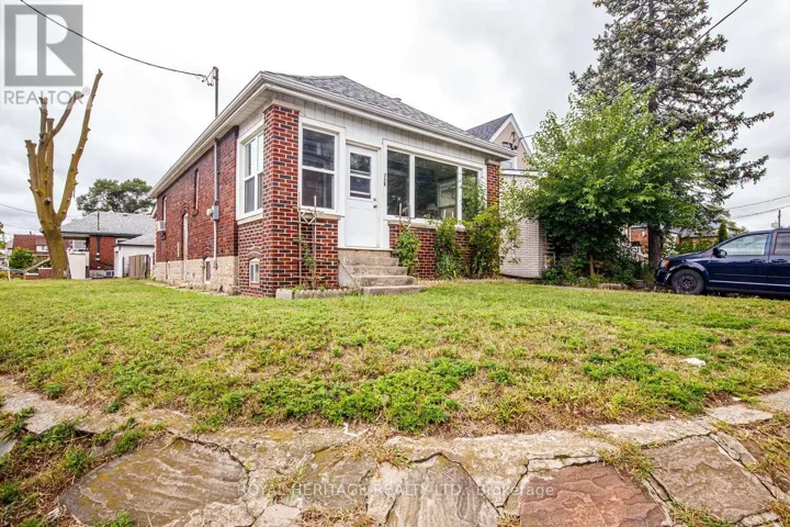 758 JANE STREET, Toronto (Rockcliffe-Smythe), Ontario M6N4B9