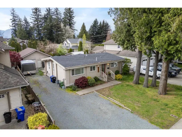 5565 PEACH ROAD, Sardis South, Chilliwack, British Columbia V2R5L9