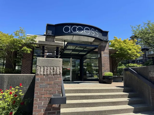 328 10838 CITY PARKWAY, Surrey, British Columbia V3T5X9