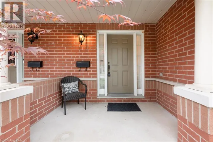 2175 COUNTRY CLUB Drive Unit# 2, Burlington, Ontario L7M4H9