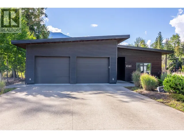 1061 Cashato Crescent, Revelstoke, British Columbia V0E2S1