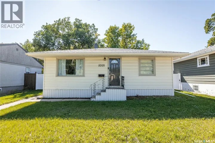 1005 Coteau STREET W, Moose Jaw, Saskatchewan S6H5G3