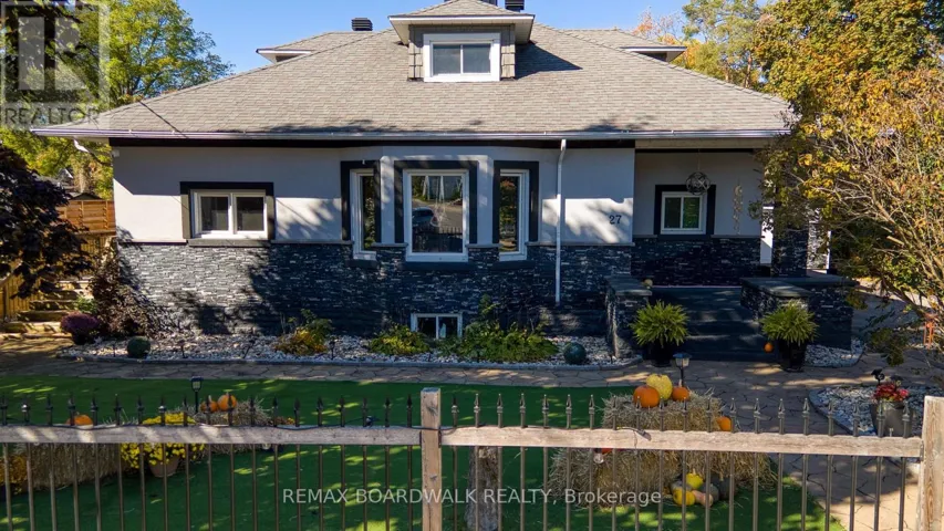 27 ALLAN STREET, Carleton Place, Ontario K7C1T1