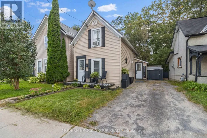 8 ELM STREET, Brockville, Ontario K6V5M6