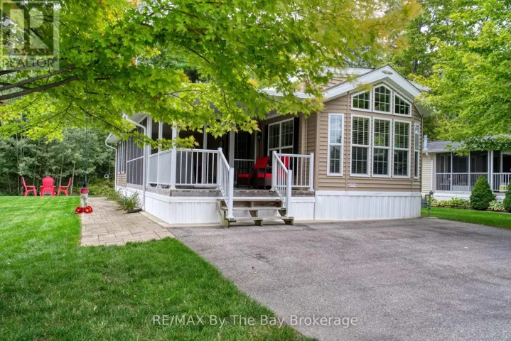 107 MADAWASKA TRAIL, Wasaga Beach, Ontario L9Z1X7