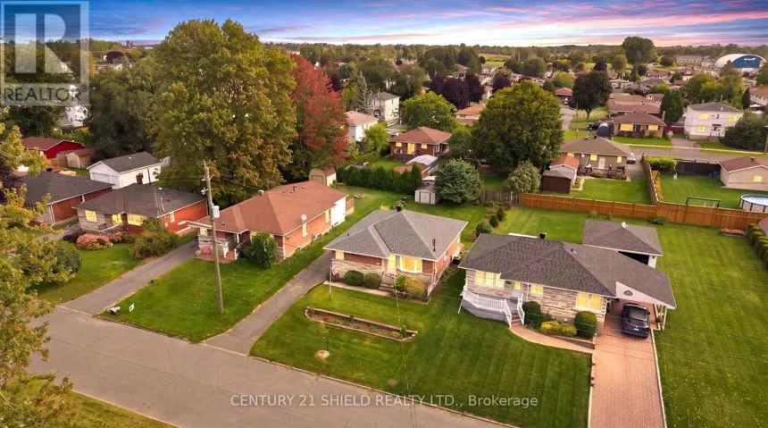 1303 LASCELLE AVENUE, Cornwall, Ontario K6H3K9