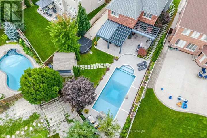 6 MCCANDLESS COURT, Caledon (Caledon East), Ontario L7C3R7