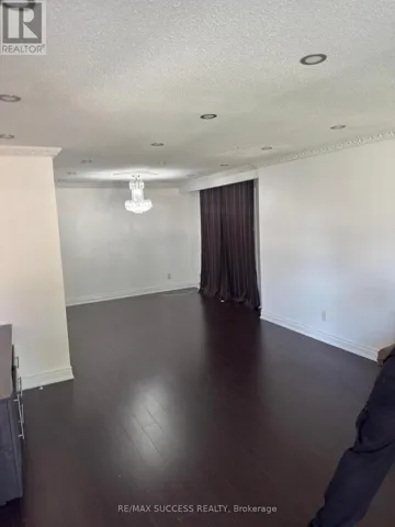 3043 CORAL DRIVE, Mississauga (Malton), Ontario L4T1Z2