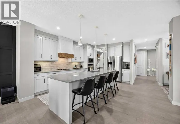 136 Riviera Way, Cochrane, Alberta T4C0V4