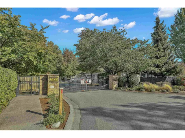 25 5688 152 STREET, Surrey, British Columbia V3S3K2