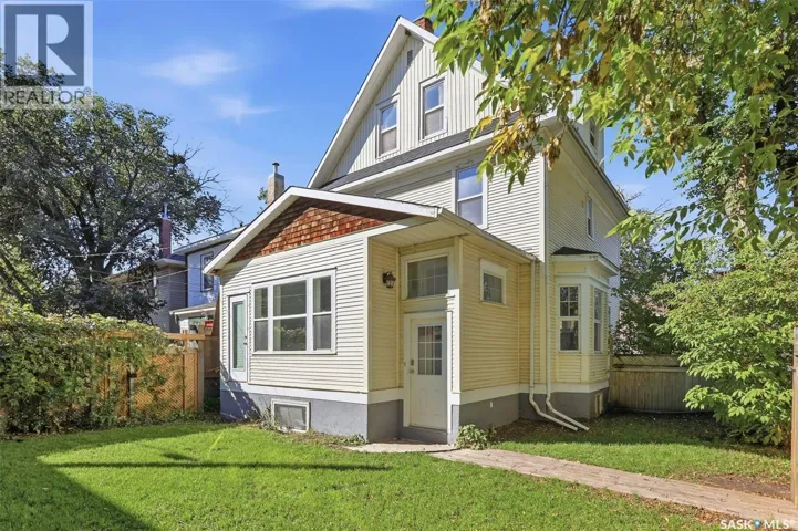 618 E AVENUE N, Saskatoon, Saskatchewan S7L1S3