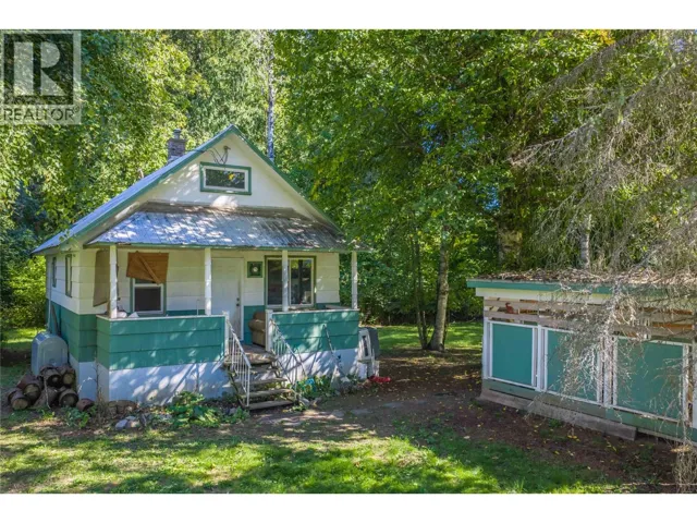 3642 Catherwood Road, Revelstoke, British Columbia V0E2S0