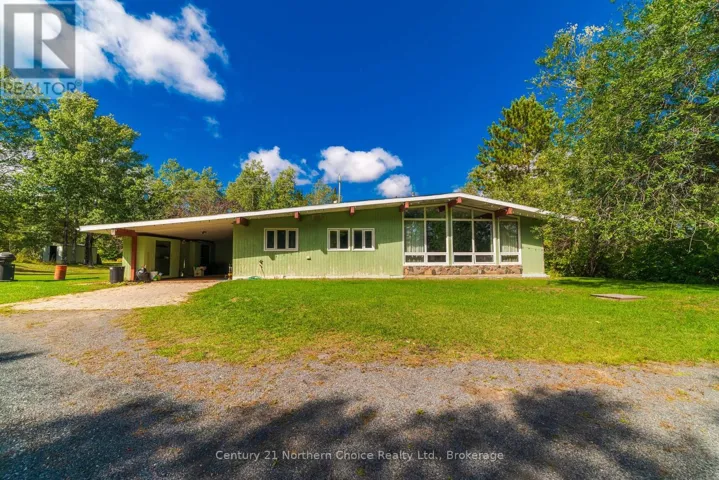 15 PARMETER ROAD, Kenora (Kenora East), Ontario P9N3X4