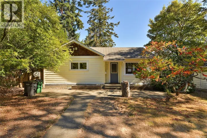 5229 Jersey Rd, Saanich, British Columbia V8Y2H2
