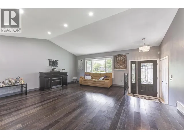 1852 Crossglen Court, Kelowna, British Columbia V1V1S4