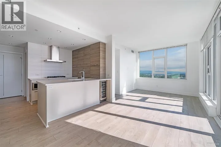 2408 7388 KINGSWAY, Burnaby, British Columbia V3N0G9