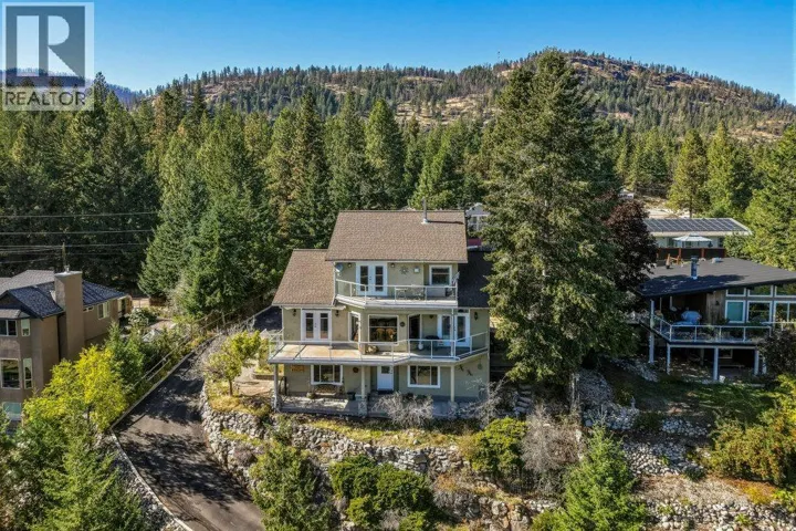 562 Mountain Drive, Vernon, British Columbia V1H2B7