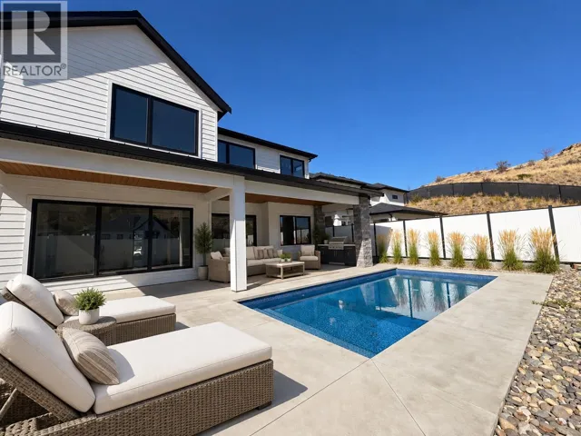 5533 Foothill Court, Kelowna, British Columbia V1W0C4