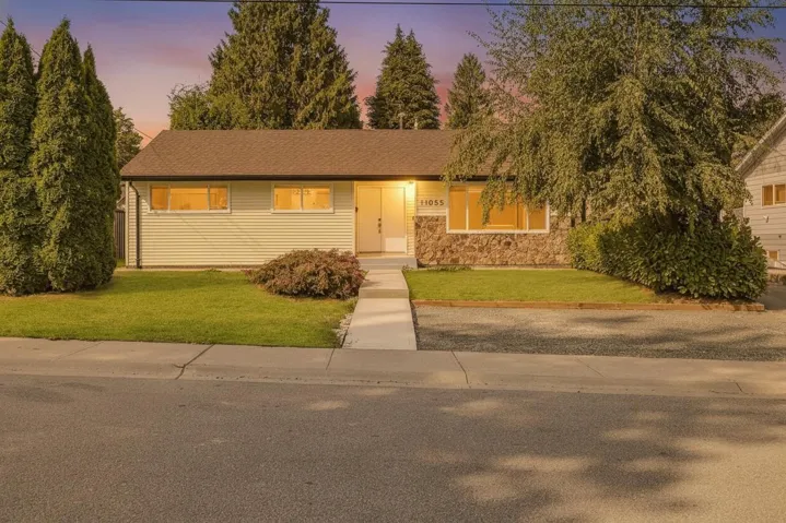 11055 ORIOLE DRIVE, Surrey, British Columbia V3R5A7