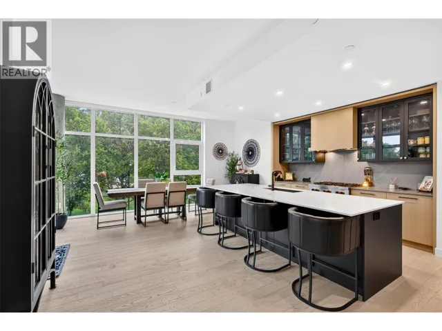 3389 Lakeshore Road Unit# 315, Kelowna, British Columbia V1W0G5