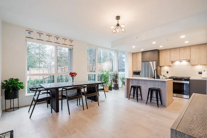 105 19577 65B AVENUE, Surrey, British Columbia V4N6Y3