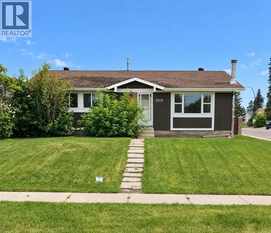 1219 68 Street NE, Calgary, Alberta T2A5K6