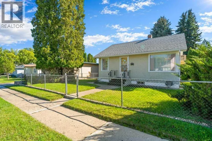 251 12 Street SE, Medicine Hat, Alberta T1A1V4
