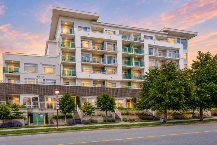 308 9015 120 STREET, Delta, British Columbia V4C0E3