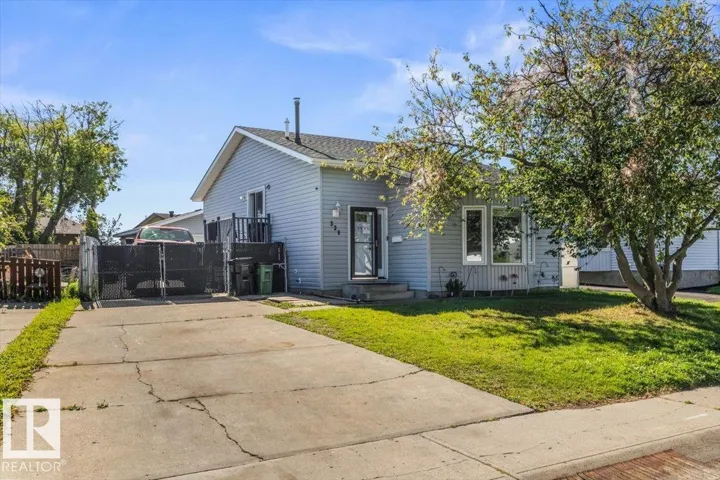 329 WARWICK RD NW, Edmonton, Alberta T5X4R1