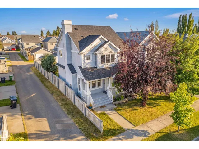 1530 76 ST SW, Edmonton, Alberta T6X1M3