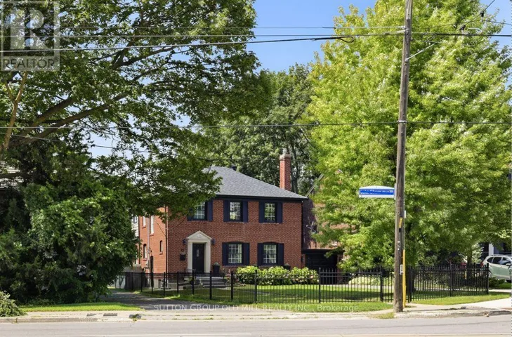 10 QUEENS AVENUE, Toronto (Mimico), Ontario M8V2N1