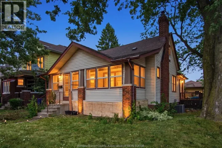 2292 DOUGALL AVENUE, Windsor, Ontario N8X1S8