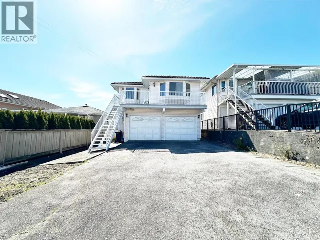 7674 HILDA STREET, Burnaby, British Columbia V3N3H7