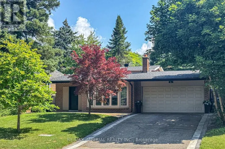4 QUINCY CRESCENT, Toronto (Henry Farm), Ontario M2J1C4