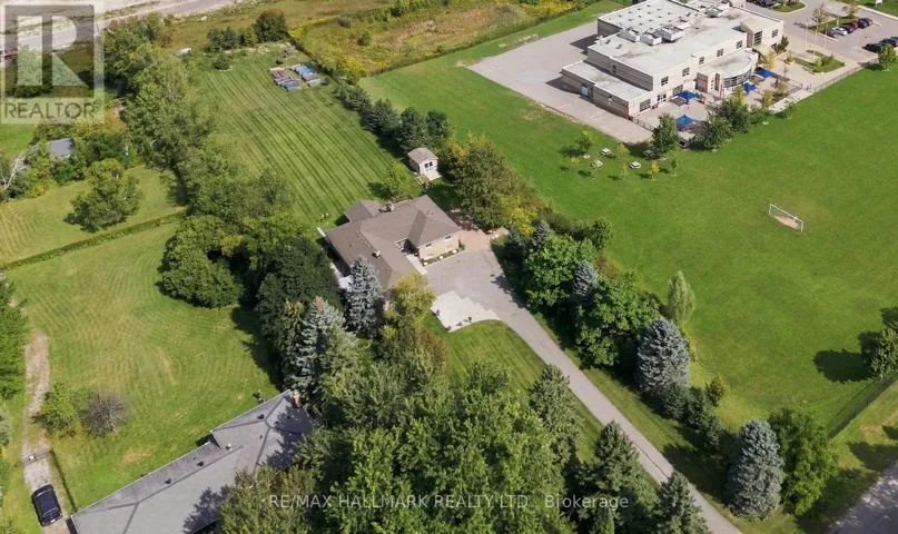 166 HILLCREST DRIVE, East Gwillimbury (Holland Landing), Ontario L9N0E5