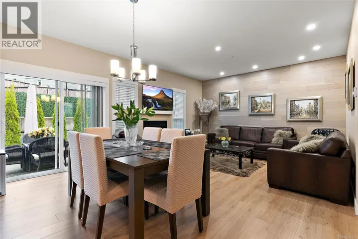 8 West Park Pl, View Royal, British Columbia V9B3R9