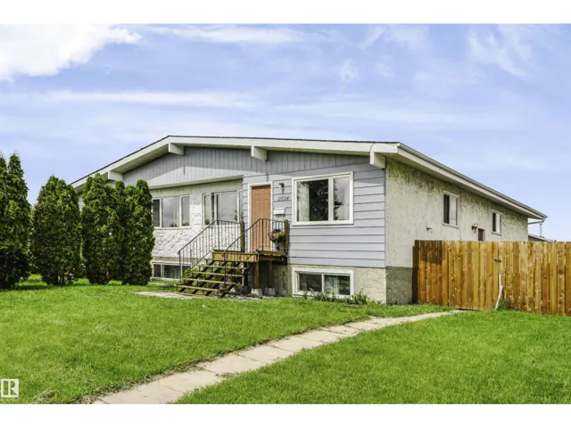 11624 152 AV NW, Edmonton, Alberta T5X1C7