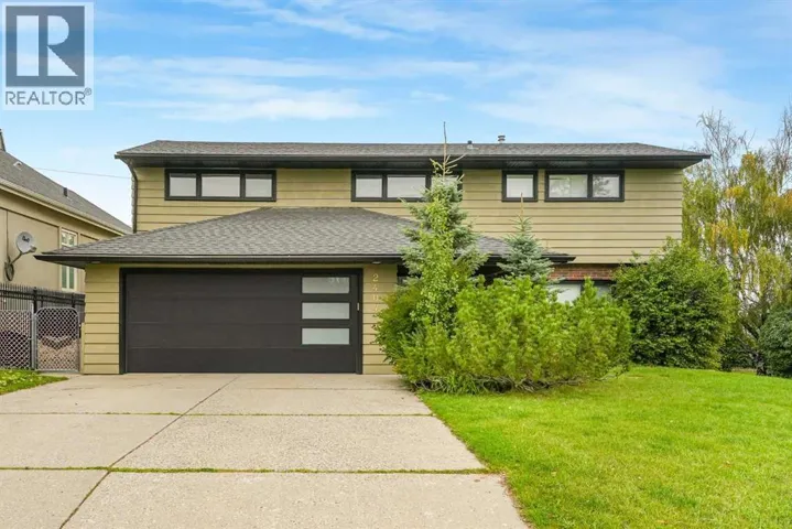 2404 Sovereign Crescent SW, Calgary, Alberta T3C3M2