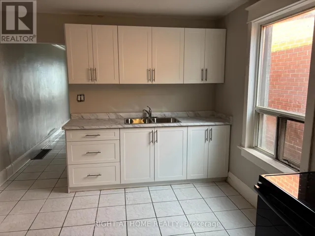 UPPER B - 507 OAKWOOD AVENUE, Toronto (Oakwood Village), Ontario M6E2W9