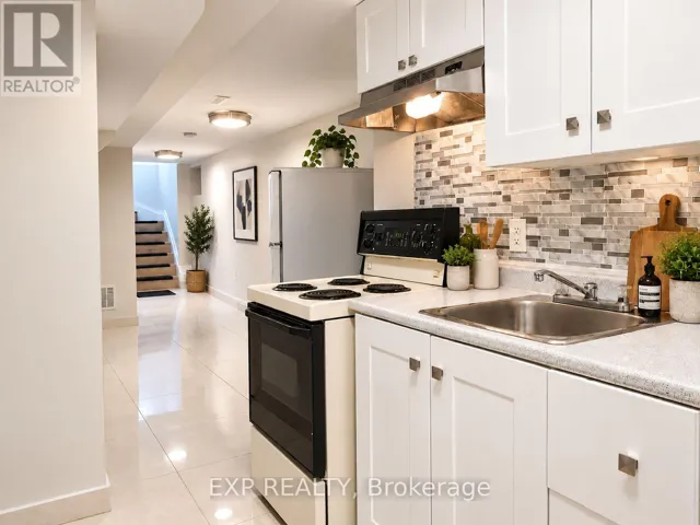 LOWER - 801 PAPE AVENUE, Toronto (Danforth), Ontario M4K3T2