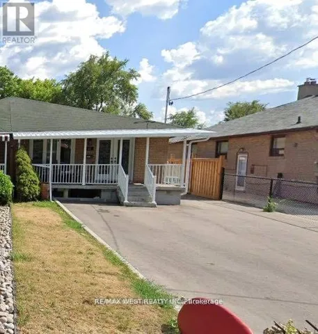 UPPER - 25 CORONADO COURT, Toronto (Humbermede), Ontario M9M1S6