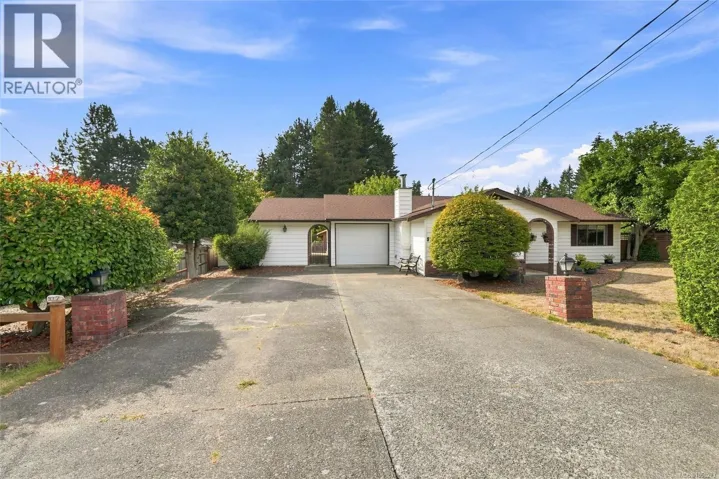 517 Hall Rd, Qualicum Beach, British Columbia V9K1B7