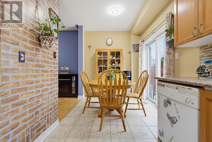 54 - 169 TOM TAYLOR CRESCENT, Newmarket (Summerhill Estates), Ontario L3X3E9