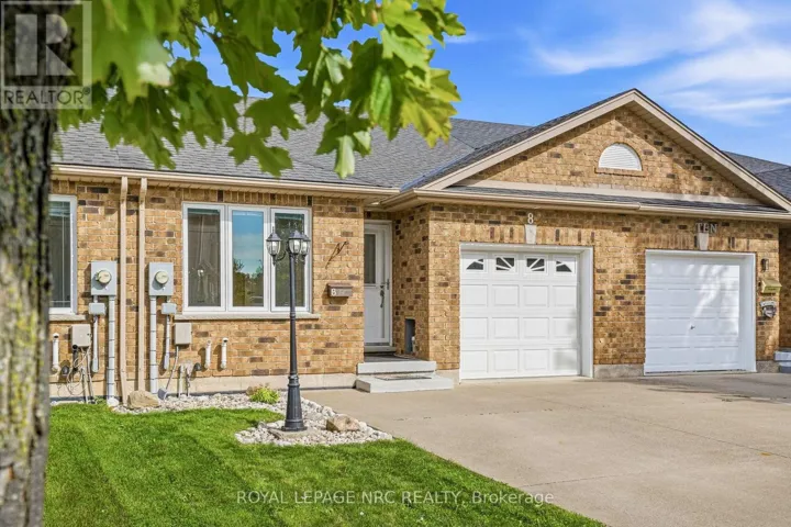 8 BLUEGRASS CRESCENT, St. Catharines (Oakdale), Ontario L2P0A7